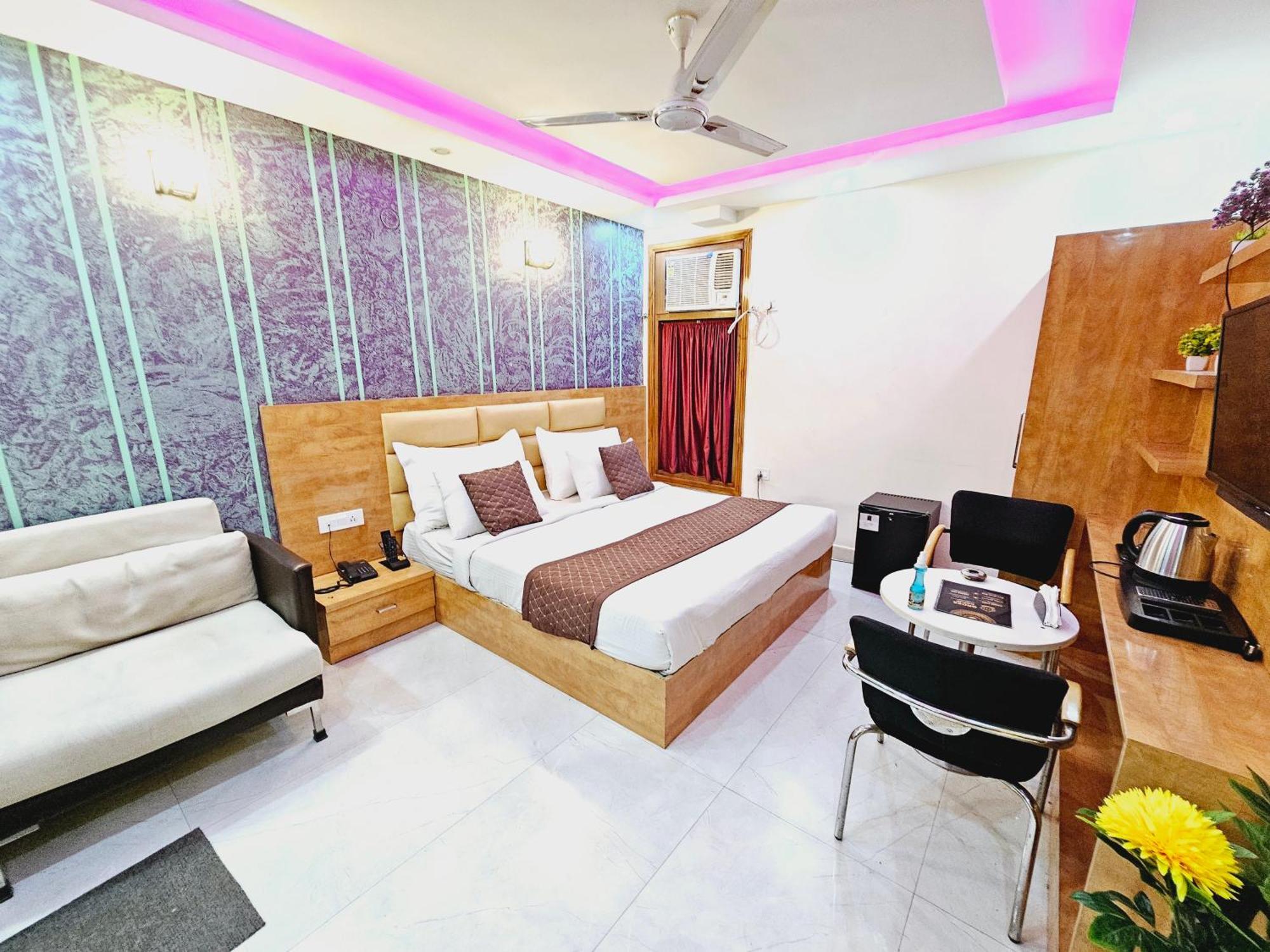 Hotel Gross Inn Near Igi Airport 3*