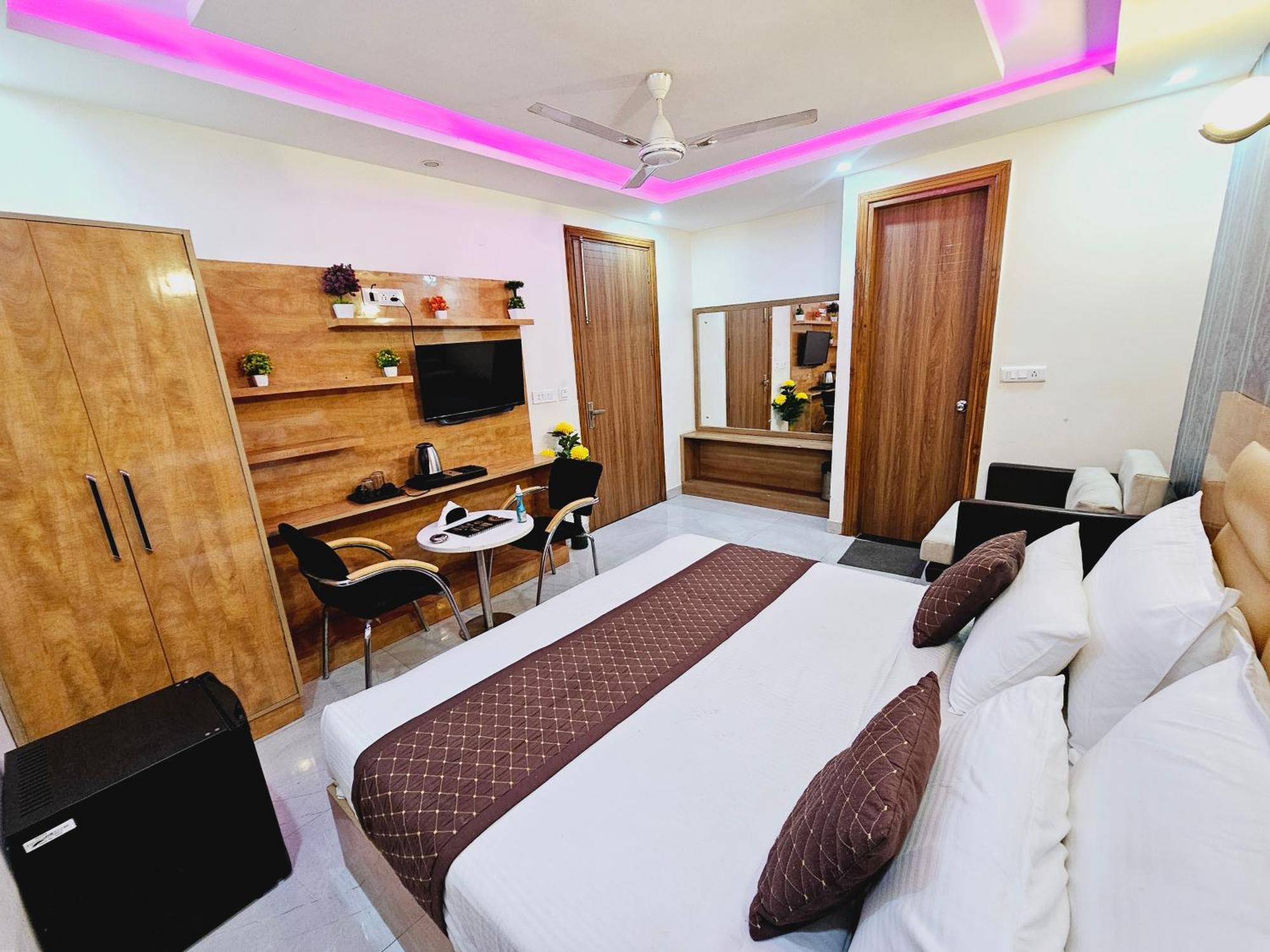 Hotel Hotel Gross Inn Near Igi Airport